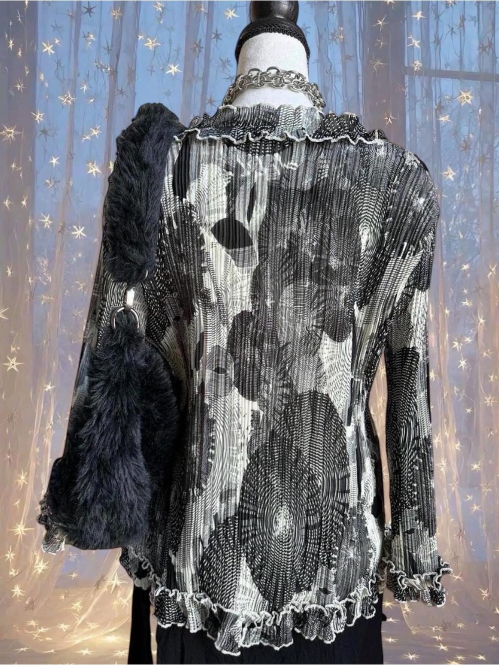 Alberto Makali Black & White Ruffled Long Sleeve Blouse - Picture 5 of 6